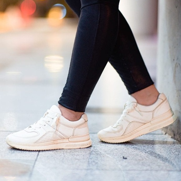 NIB Everlane The Trainer Blush Leather Sneakers - Picture 2 of 8